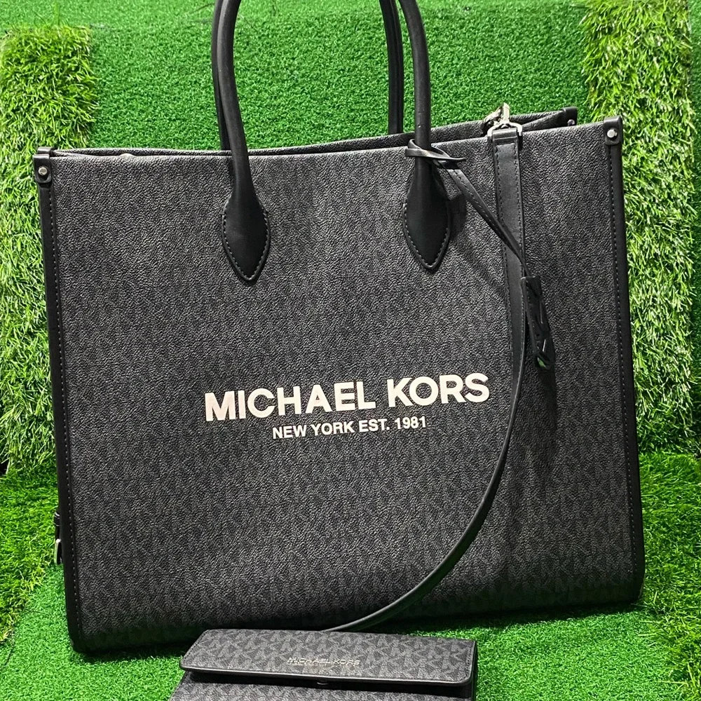 Michael Kors Black Signature Tote Bag With Wallet 13”x15”x7”